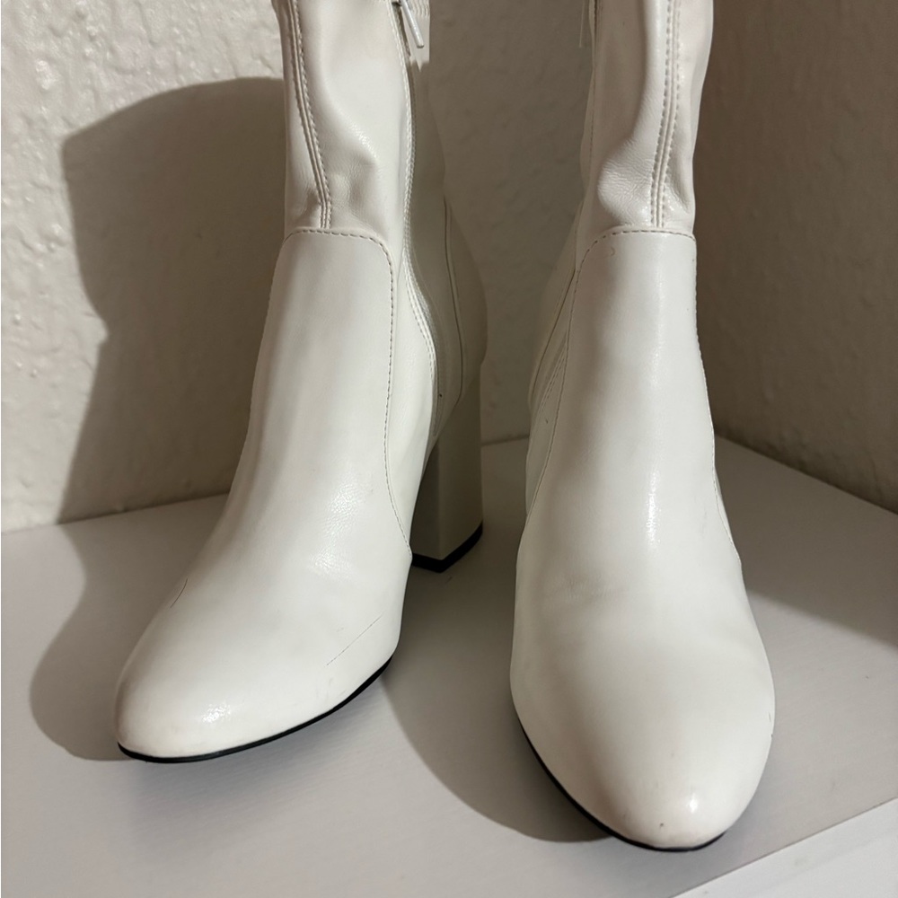 Elegant White Heeled Boots for Women